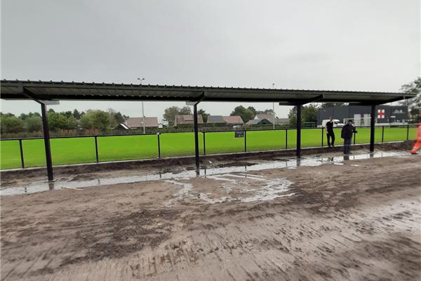 Aanleg natuurgras voetbalveld 3 - Sportinfrabouw NV